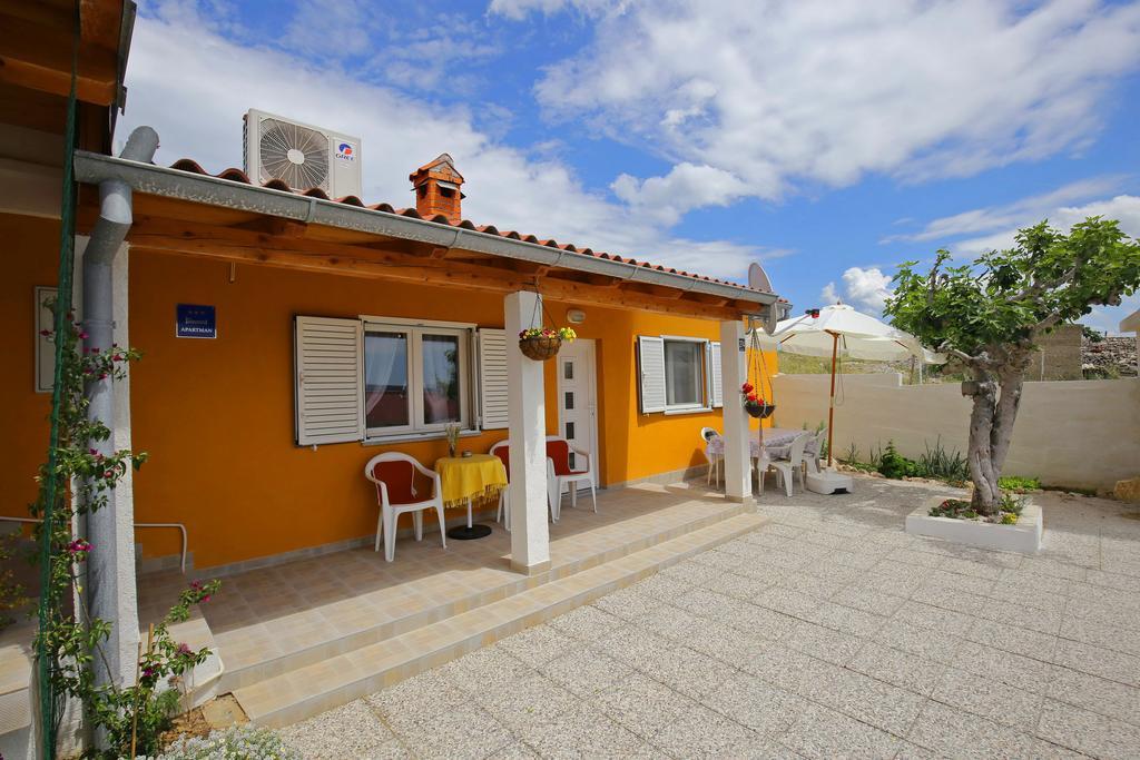 Apartment Marta Ražanac Buitenkant foto