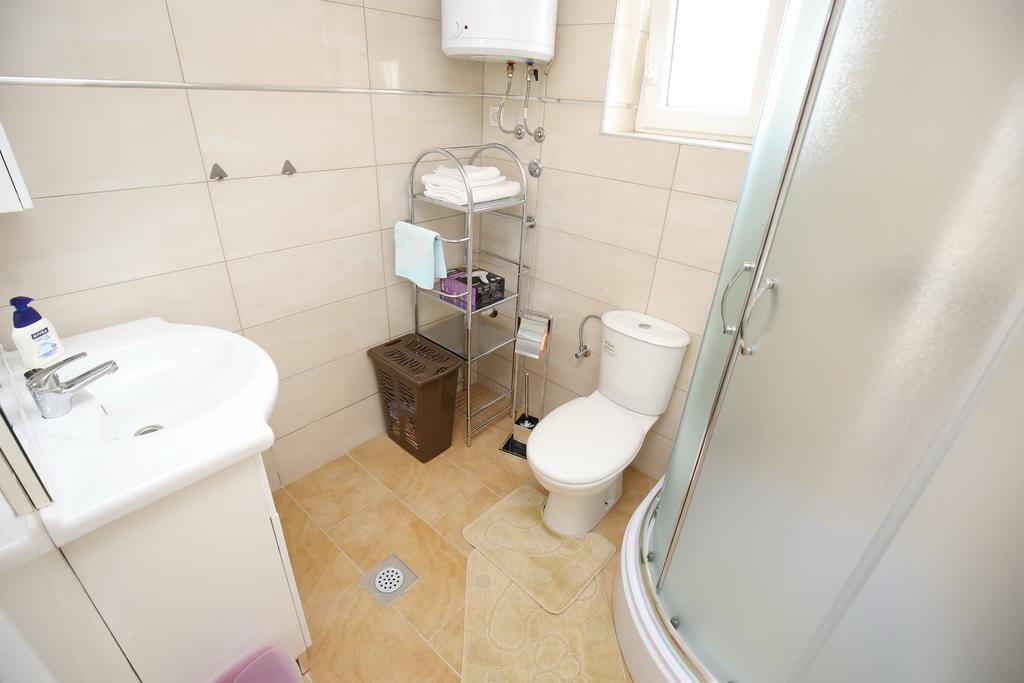 Apartment Marta Ražanac Buitenkant foto