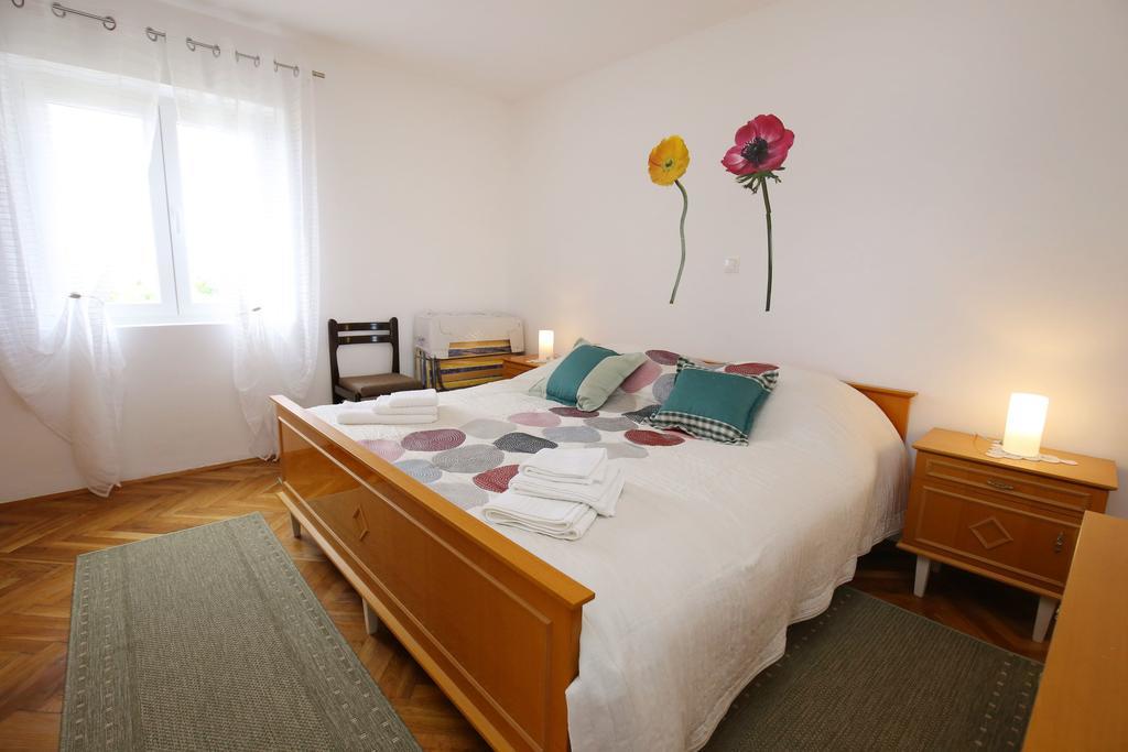 Apartment Marta Ražanac Buitenkant foto